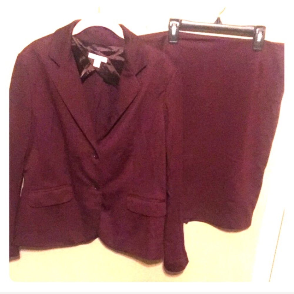 New York & Company Women’s Burgundy Skirt/Jacket